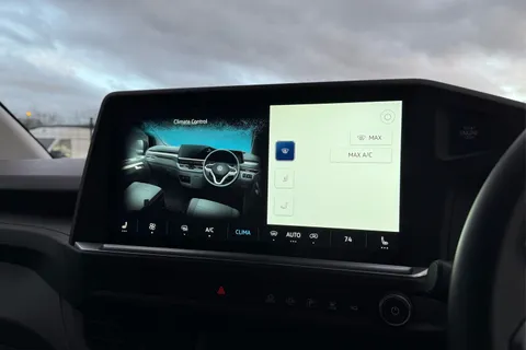 DC75CZE Volkswagen Transporter T28 Panel Van Commerce Pro SWB 150 PS 2.0 TDI 8sp Automatic Thumbnail #22