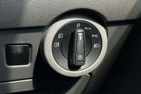 DG74CZJ Volkswagen Transporter 2.0 TDI 110 Highline Van Thumbnail #32