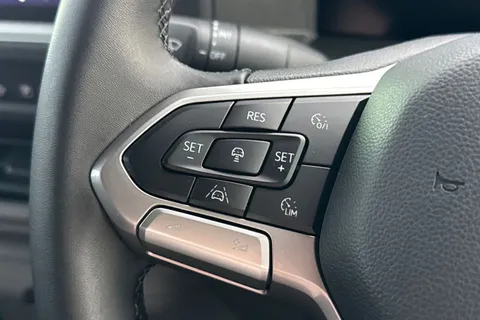 DC75CZE Volkswagen Transporter T28 Panel Van Commerce Pro SWB 150 PS 2.0 TDI 8sp Automatic Thumbnail #39