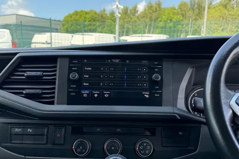 DG74EXR Volkswagen Transporter 2.0 TDI 110 Highline Van Thumbnail #47