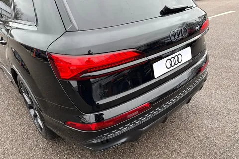 Audi Q7 3.0 TDI V6 Black Edition Tiptronic quattro Euro 6 (s/s) 5dr Thumbnail #8