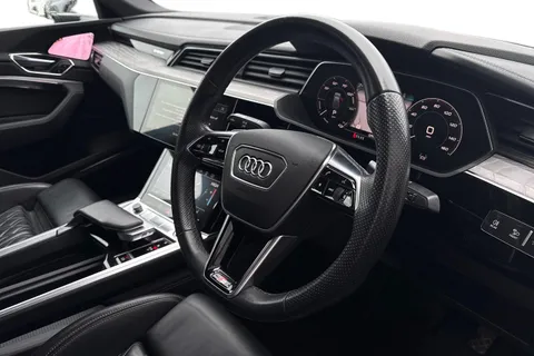 14 of 67 for Audi e-tron Sportback Vorsprung 55 quattro 300,00 kW