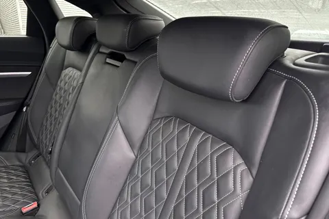 19 of 67 for Audi e-tron Sportback Vorsprung 55 quattro 300,00 kW