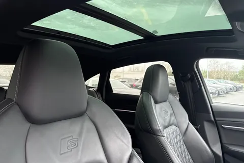 24 of 67 for Audi e-tron Sportback Vorsprung 55 quattro 300,00 kW