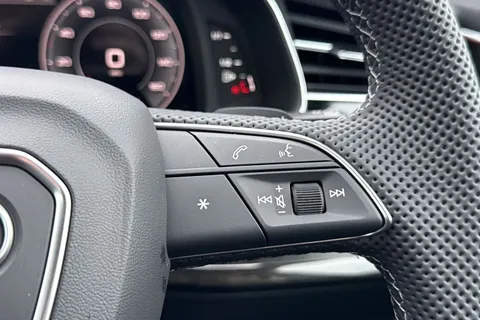  Audi Q7 3.0 TDI V6 Black Edition Tiptronic quattro Euro 6 (s/s) 5dr Thumbnail #26