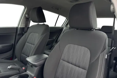 RV68XTF Kia Sportage 1.6 GDi 1 Euro 6 (s/s) 5dr Thumbnail #16