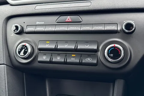 RV68XTF Kia Sportage 1.6 GDi 1 Euro 6 (s/s) 5dr Thumbnail #22