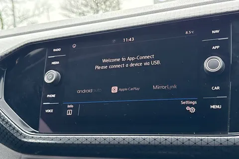 BJ69FFG Volkswagen T-Cross 1.0 TSI 115 SEL 5d | Heated Seats | Rear Camera Thumbnail #30