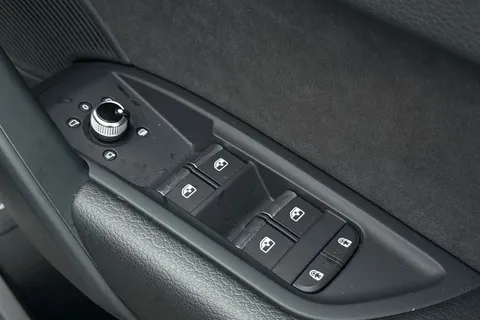 DC23BXM Audi Q5 S line 40 TDI quattro 204 PS S tronic Thumbnail #44