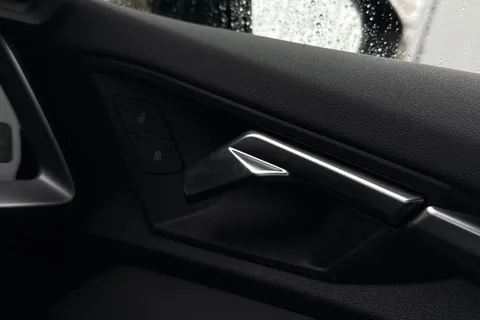 BT73SJX Audi A3 Black Edition 35 TFSI  150 PS S tronic Thumbnail #20