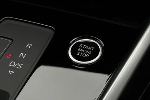 BT73SJX Audi A3 Black Edition 35 TFSI  150 PS S tronic Thumbnail #43