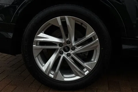 12 of 62 for Audi Q7 S line 55 TFSI quattro 340 PS tiptronic