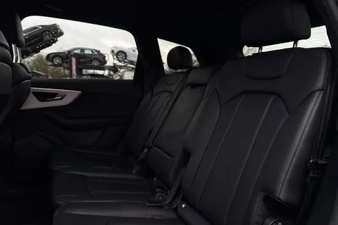 19 of 62 for Audi Q7 S line 55 TFSI quattro 340 PS tiptronic