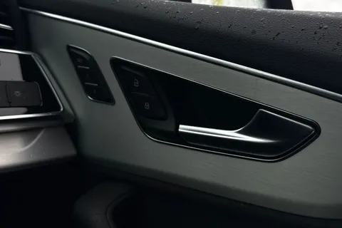 21 of 62 for Audi Q7 S line 55 TFSI quattro 340 PS tiptronic