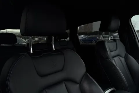 24 of 62 for Audi Q7 S line 55 TFSI quattro 340 PS tiptronic