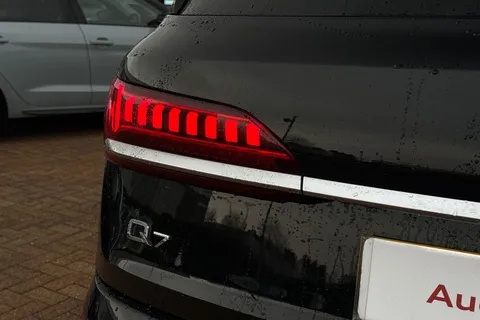 48 of 62 for Audi Q7 S line 55 TFSI quattro 340 PS tiptronic