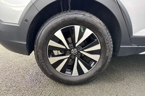 DF25AOS Volkswagen Taigo 1.0 TSI Life DSG Euro 6 (s/s) 5dr Thumbnail #11