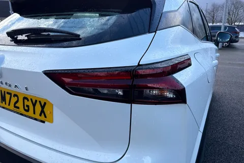 MM72GYX Nissan Qashqai 1.3 DIG-T MHEV Acenta Premium XTRON Euro 6 (s/s) 5dr Thumbnail #7