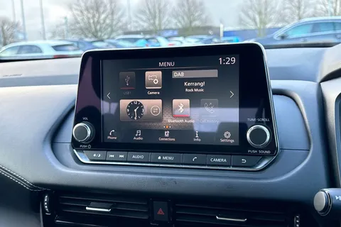 MM72GYX Nissan Qashqai 1.3 DIG-T MHEV Acenta Premium XTRON Euro 6 (s/s) 5dr Thumbnail #16