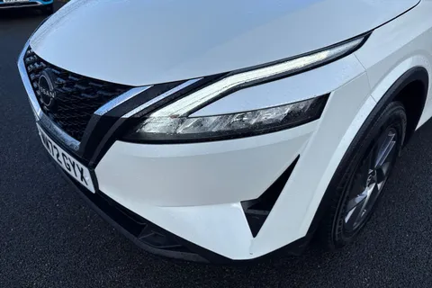 MM72GYX Nissan Qashqai 1.3 DIG-T MHEV Acenta Premium XTRON Euro 6 (s/s) 5dr Thumbnail #25