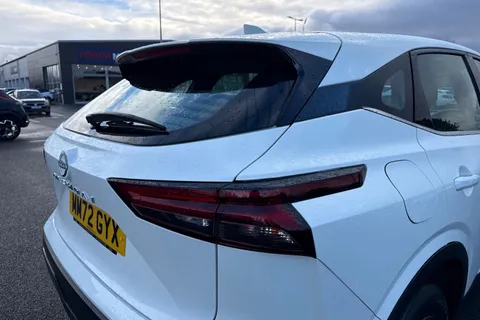 MM72GYX Nissan Qashqai 1.3 DIG-T MHEV Acenta Premium XTRON Euro 6 (s/s) 5dr Thumbnail #31