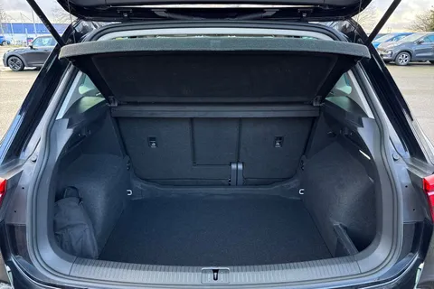 PF22NPU Volkswagen Tiguan 1.5 TSI Life DSG Euro 6 (s/s) 5dr Thumbnail #7