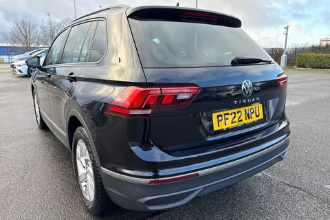 PF22NPU Volkswagen Tiguan 1.5 TSI Life DSG Euro 6 (s/s) 5dr Thumbnail #8