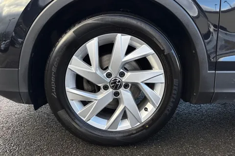 PF22NPU Volkswagen Tiguan 1.5 TSI Life DSG Euro 6 (s/s) 5dr Thumbnail #12