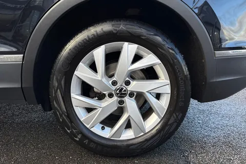 PF22NPU Volkswagen Tiguan 1.5 TSI Life DSG Euro 6 (s/s) 5dr Thumbnail #13