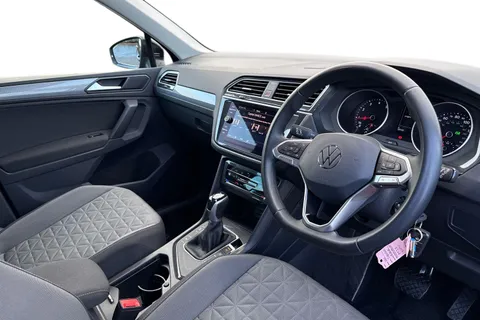 PF22NPU Volkswagen Tiguan 1.5 TSI Life DSG Euro 6 (s/s) 5dr Thumbnail #14