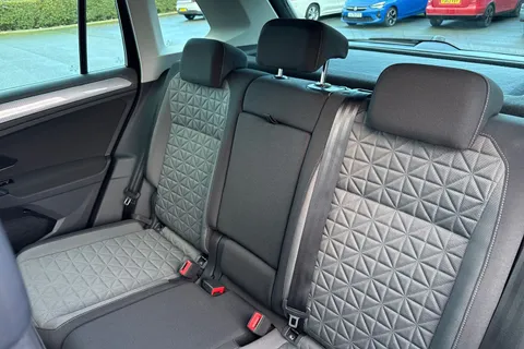 PF22NPU Volkswagen Tiguan 1.5 TSI Life DSG Euro 6 (s/s) 5dr Thumbnail #19