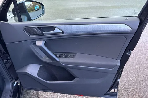 PF22NPU Volkswagen Tiguan 1.5 TSI Life DSG Euro 6 (s/s) 5dr Thumbnail #21