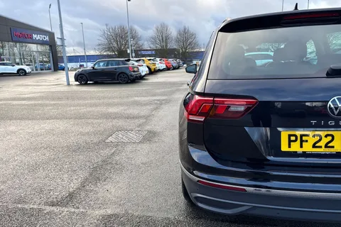 PF22NPU Volkswagen Tiguan 1.5 TSI Life DSG Euro 6 (s/s) 5dr Thumbnail #32