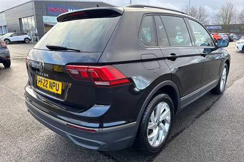 PF22NPU Volkswagen Tiguan 1.5 TSI Life DSG Euro 6 (s/s) 5dr Thumbnail #34