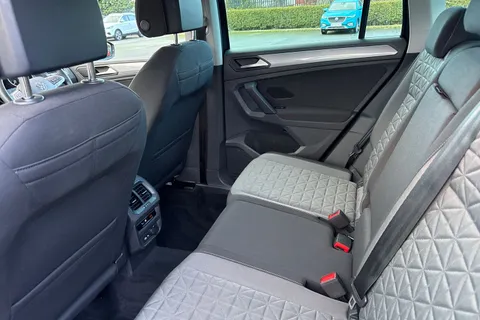 PF22NPU Volkswagen Tiguan 1.5 TSI Life DSG Euro 6 (s/s) 5dr Thumbnail #35