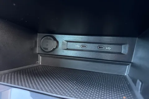 PF22NPU Volkswagen Tiguan 1.5 TSI Life DSG Euro 6 (s/s) 5dr Thumbnail #54