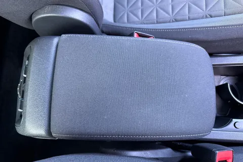 PF22NPU Volkswagen Tiguan 1.5 TSI Life DSG Euro 6 (s/s) 5dr Thumbnail #58