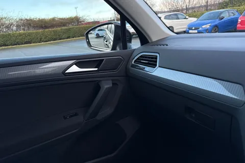 PF22NPU Volkswagen Tiguan 1.5 TSI Life DSG Euro 6 (s/s) 5dr Thumbnail #60