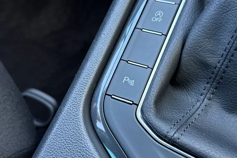 PF22NPU Volkswagen Tiguan 1.5 TSI Life DSG Euro 6 (s/s) 5dr Thumbnail #61