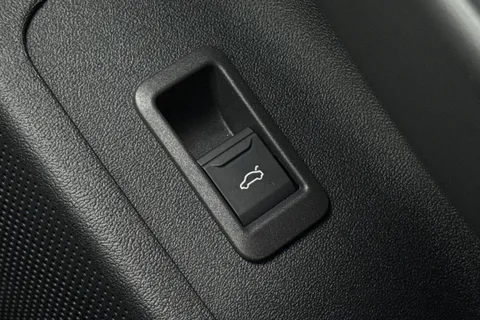 DC25FMY Audi A6 E-Tron Avant 83kWh Sport Auto 5dr Thumbnail #51