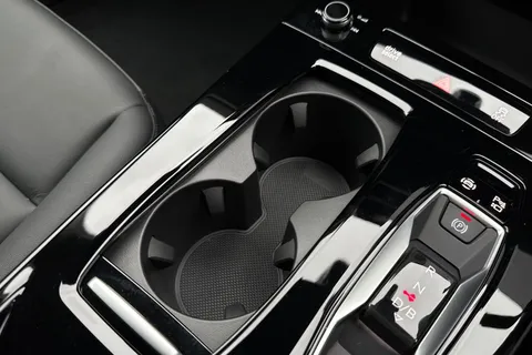 DC25FMY Audi A6 E-Tron Avant 83kWh Sport Auto 5dr Thumbnail #60