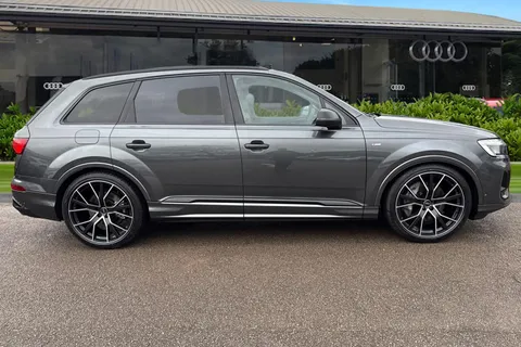  Audi Q7 3.0 TDI V6 Black Edition Tiptronic quattro Euro 6 (s/s) 5dr Thumbnail #4