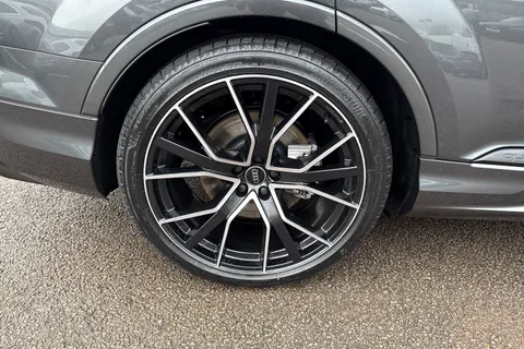  Audi Q7 3.0 TDI V6 Black Edition Tiptronic quattro Euro 6 (s/s) 5dr Thumbnail #11