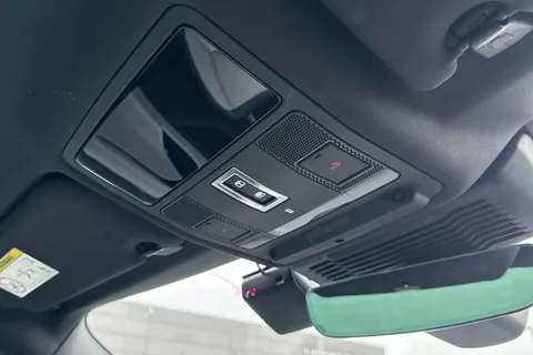 DU23NYK Land Rover Range Rover Evoque 1.5 P300e R-Dynamic HSE 5dr Thumbnail #24