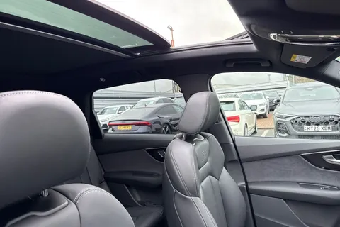  Audi Q7 3.0 TDI V6 Black Edition Tiptronic quattro Euro 6 (s/s) 5dr Thumbnail #26