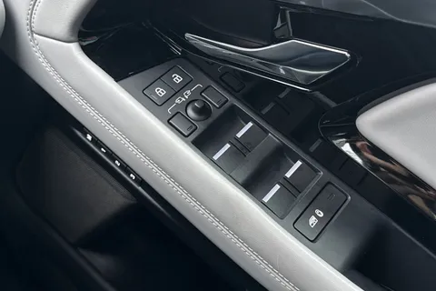 DU23NYK Land Rover Range Rover Evoque 1.5 P300e R-Dynamic HSE 5dr Thumbnail #26