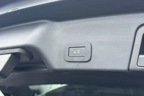 DU23NYK Land Rover Range Rover Evoque 1.5 P300e R-Dynamic HSE 5dr Thumbnail #36