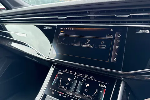  Audi Q7 3.0 TDI V6 Black Edition Tiptronic quattro Euro 6 (s/s) 5dr Thumbnail #42
