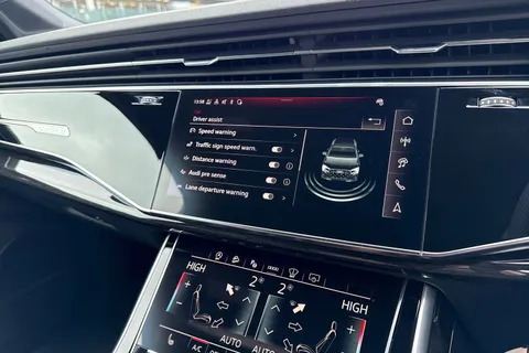  Audi Q7 3.0 TDI V6 Black Edition Tiptronic quattro Euro 6 (s/s) 5dr Thumbnail #50