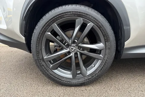 WU22VWP Lexus Nx 2.5 450h+ 18.1kWh E-CVT 4WD Euro 6 (s/s) 5dr Thumbnail #11